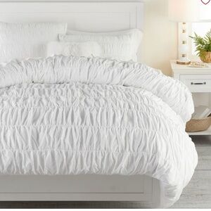 NWT Pottery Barn Teen White Organic Ruched Twin/Twin XL Duvet and Sham
